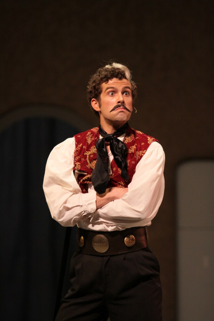 Samuel Damaré as Adolpho